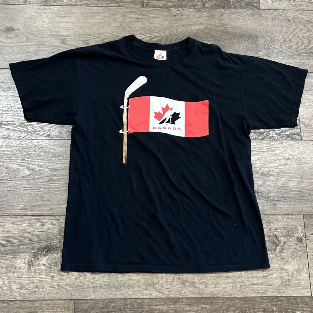 Vintage Y2K Team Canada Hockey Black T-Shirt Hockey Stick Flag - Mens’s Large